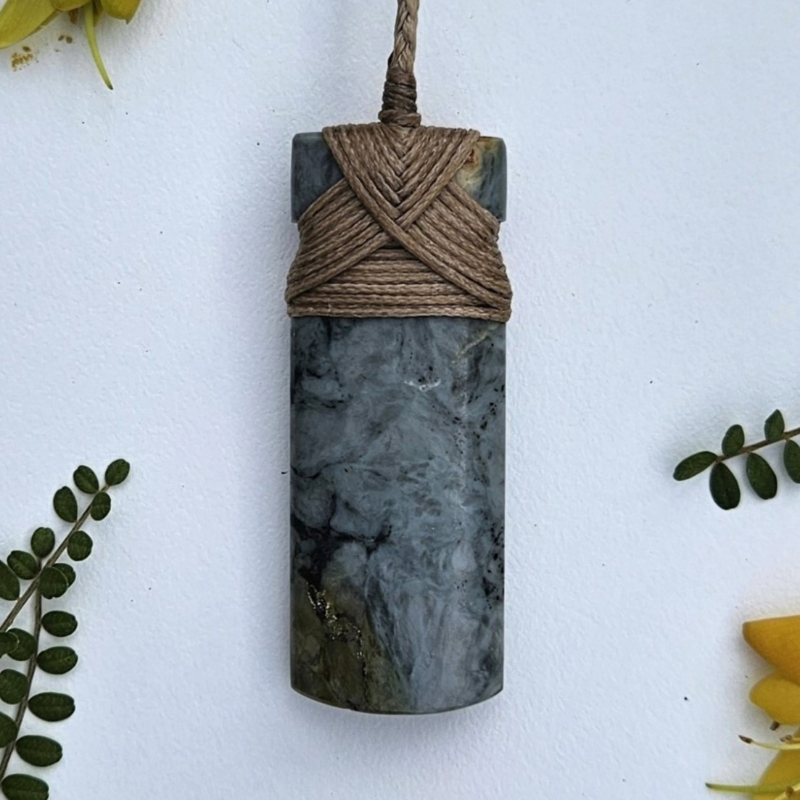 Nephrite / Diopside blend Toki - Image 2