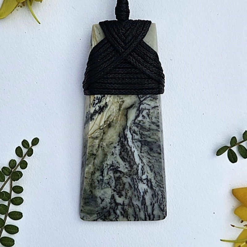 Kokopu Nephrite Jade Toki