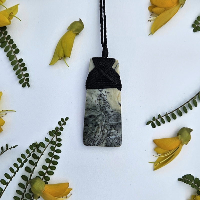 Kokopu Nephrite Jade Toki - Image 3